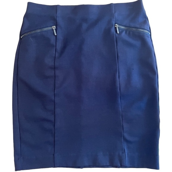 ALFANI pull on knit skirt, size 6, runs big, material is rayon, nylon, spandex - Picture 1 of 3